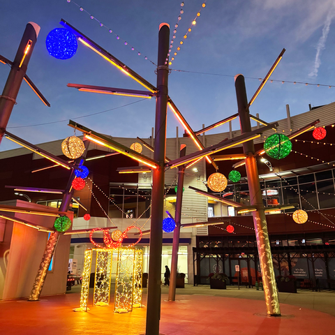 Organic 3D Lit Brilliant Gold Ball, 24" (Warm White LED)