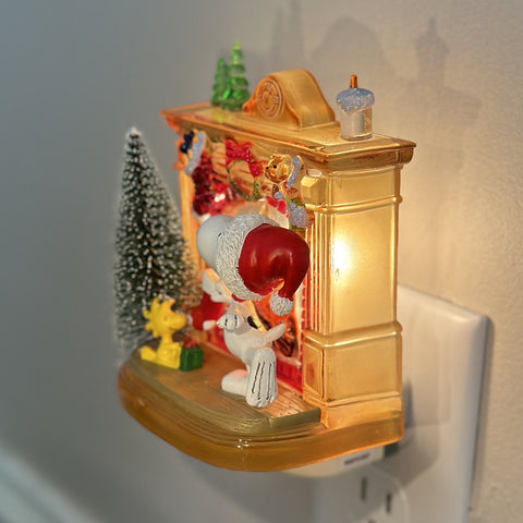 Lighted Fireplace Snoopy Night Light, 5.5"