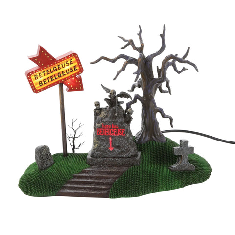 Hot Properties Village - Beetlejuice Cemetery Plot Figurine, 6.77"