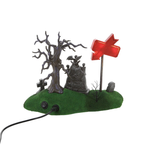 Hot Properties Village - Beetlejuice Cemetery Plot Figurine, 6.77"