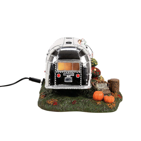 Snow Village Harvest - The Perfect Getaway Figurine, 3.74"