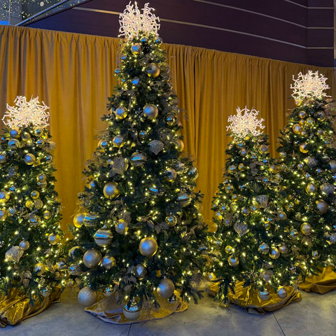 Pre-Owned Gold Decorated Greenery Package