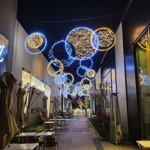 Large Circle Decoration 4, LED Lit (White/Warm White), 138"